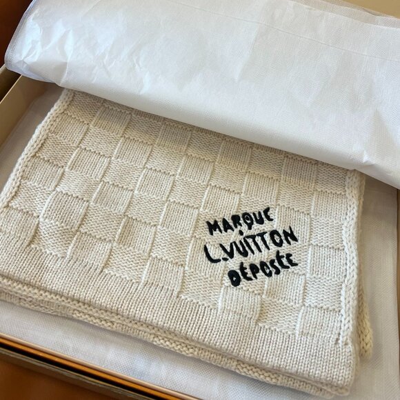 Louis Vuitton Knit Scarf - Picture 3 of 6